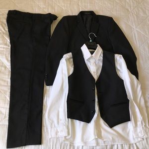 Boys Tazio 4pc Tuxedo Size: 14